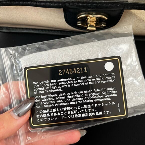 Chanel Timeless medium vinyl and black lambskin leather with real sand inside - Picture 12 of 12